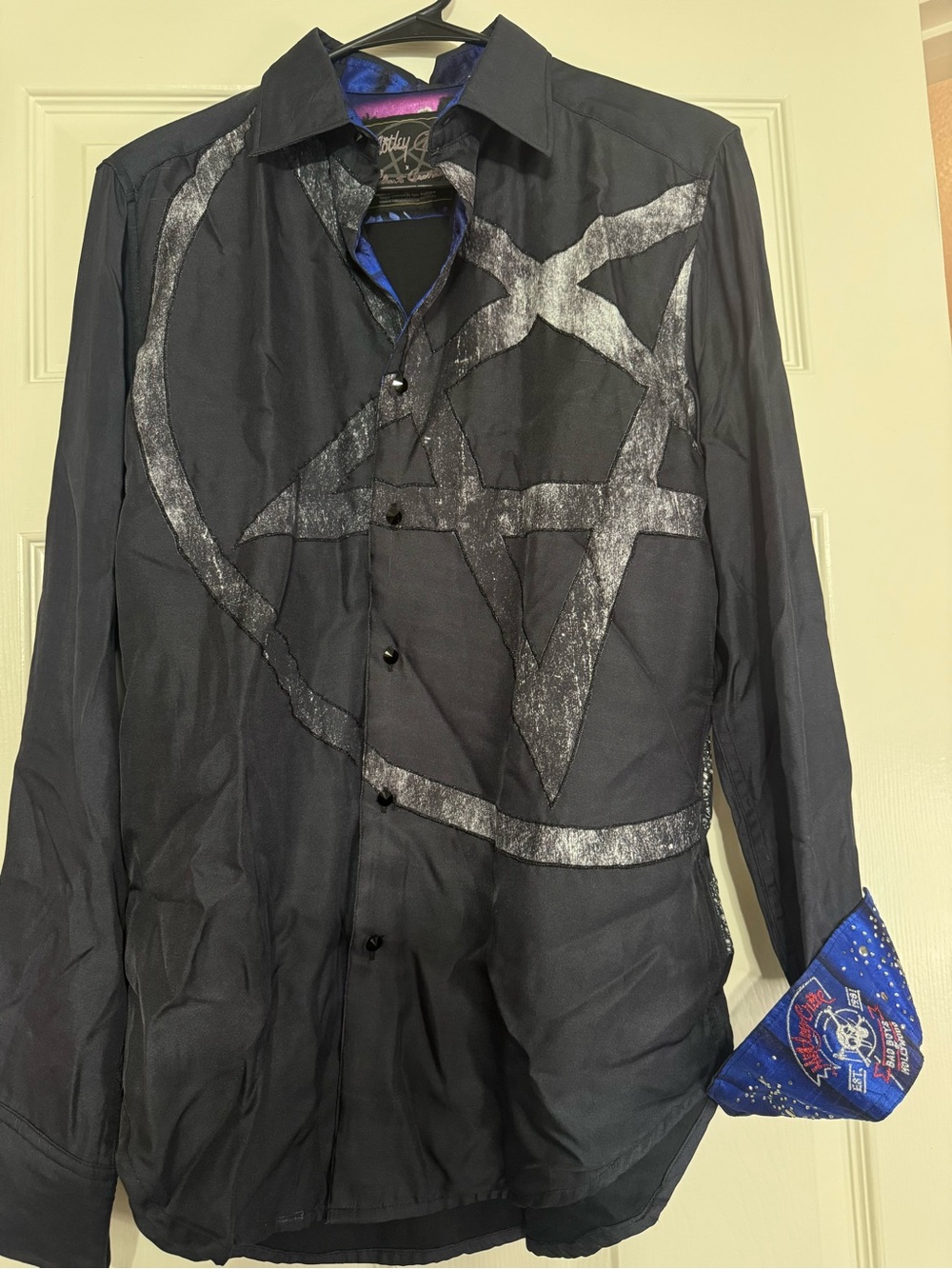 Robert Graham Black Button-Up Shirt with Silver Graphic